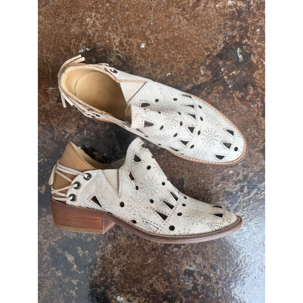 Anthropolgoie Leather Ankle Booties Cutout Western Lace Up Back Boho Shoes 7‎